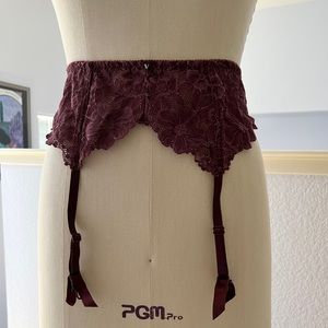 Victoria’s Secret Garter Belt, Size M
